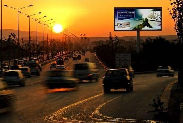 Ankara'da Bilboardlar Erzurum İle Renklendi