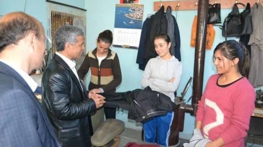 Ak Partili Vekil Yurttaş Selendi'de