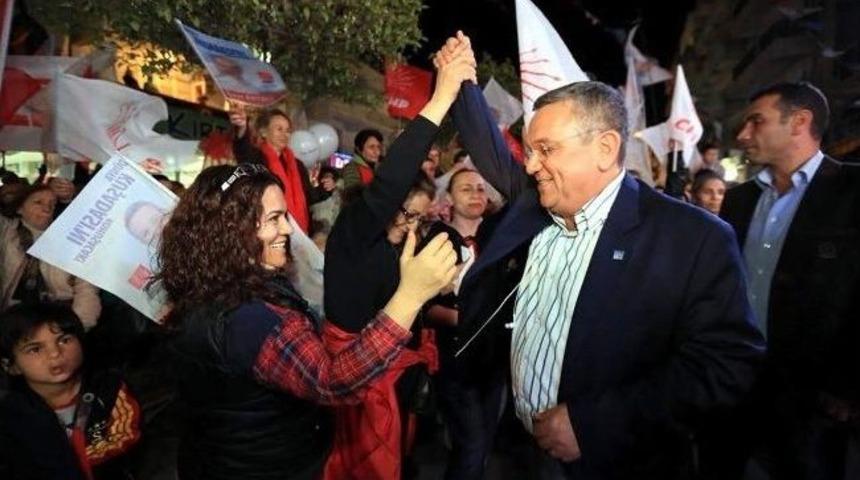 Chp&rsquo;nin Kuşadası Adayı Kayalı, Mitinglerini İki&ccedil;eşmelik&rsquo;te S&uuml;rd&uuml;rd&uuml;