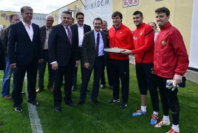 Ataç'tan Eskişehirspor'a Ziyaret