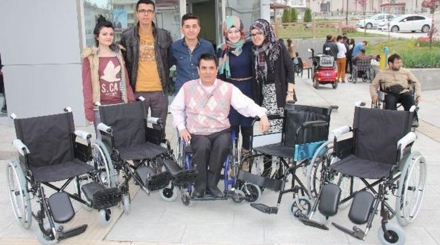 Om&uuml;&rsquo;l&uuml; &Ouml;ğrencilerden &Ouml;rnek Davranış