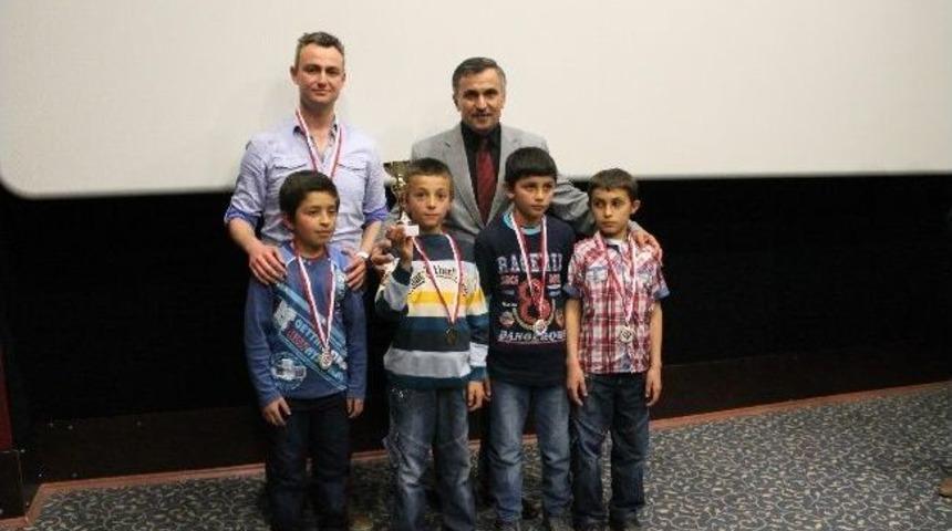 Vezirk&ouml;pr&uuml;&rsquo;de Satran&ccedil; &Ouml;d&uuml;lleri Verildi