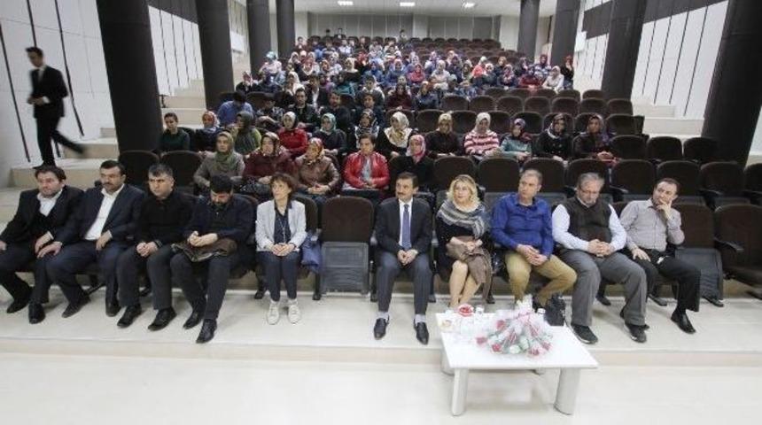 Yozgat&rsquo;ta Tezhip Sanatı Ve Uygulama Alanları Konferansla Anlatıldı