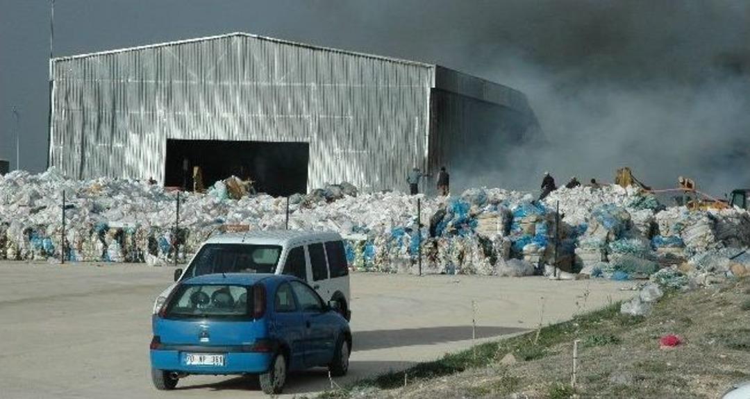 Katı Atık Ayrıştırma Tesisi Deposunda Yangın