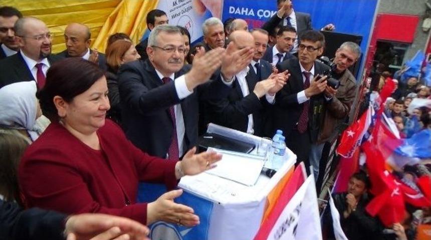 Ak Parti &Ccedil;aycuma&rsquo;da Miting D&uuml;zenledi