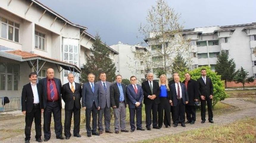 Avrasya &Uuml;niversitesi Emin Adımlarla B&uuml;y&uuml;yor