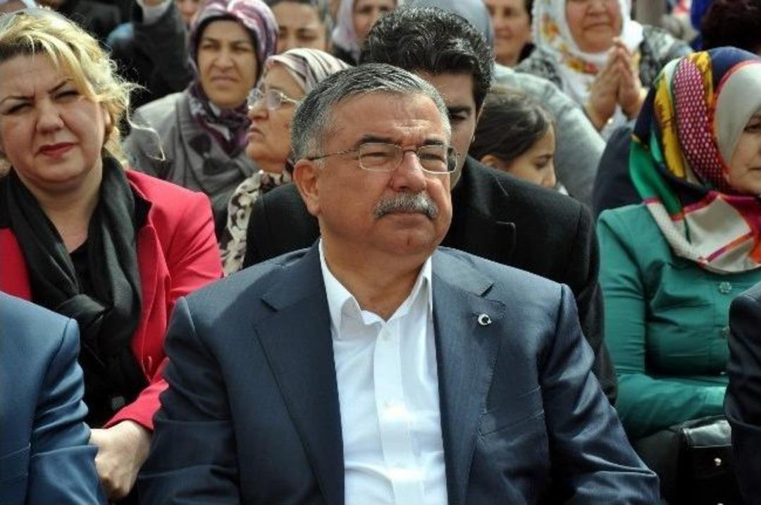 Milli Savunma Bakanı İsmet Yılmaz:
