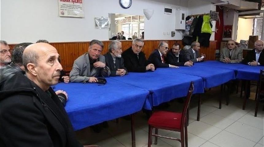 Remzi Aydın, Cuma &Ccedil;ıkışında Cami Cemaatiyle Sohbet Etti