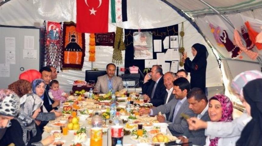 Kadın Meclisi, &Ccedil;adır Kent İdaresi Onuruna Kahvaltı Verdi