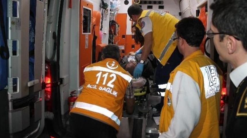 Bek&ccedil;i T&uuml;fekle Kendini Bacağından Vurdu