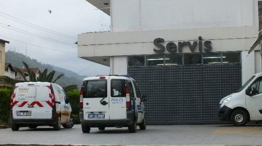 Bakım İ&ccedil;in Altına Girdiği Otomobil Sonu Oldu