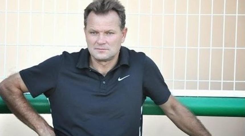 &Ccedil;orlulu Erdal İşkar Silivrisporla Başarıya Koşuyor