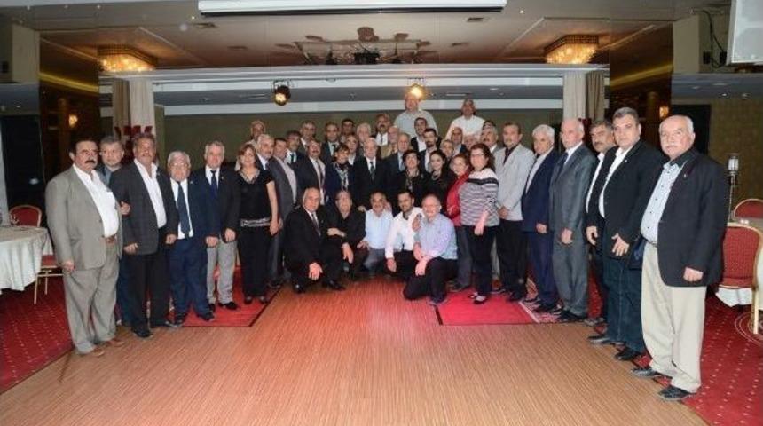 Aldırmaz Muhtarlarla Yemekte Buluştu