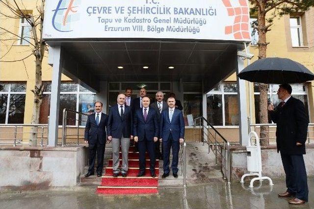 Erzurum Valisi Dr. Ahmet Altıparmak’tan Tapu Ve Kadastro Bölge Müdürlüğü’ne Ziyaret