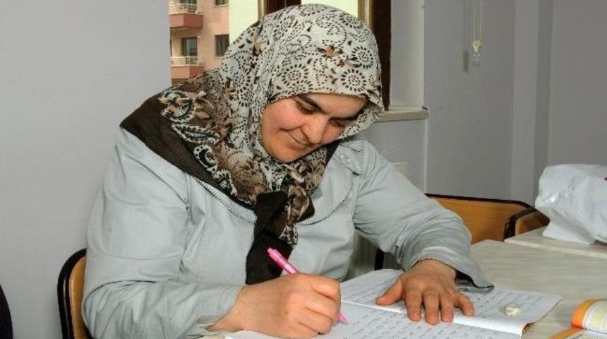 Mamak&rsquo;ta Sosyal Yaralar Sarılıyor