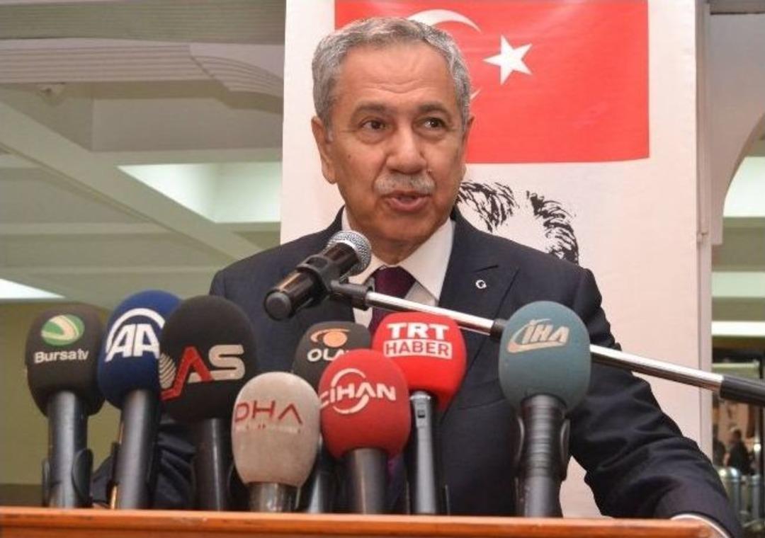 Arın&ccedil;, Esnafa 80&rsquo;ler Dizisini Tavsiye Etti