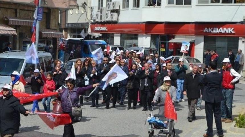 Chp&rsquo;ye Coşkulu Kalabalık
