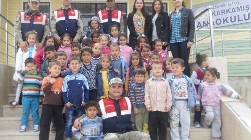 Sınır Hattındaki Çocuklar Kütüphane İle Tanıştı