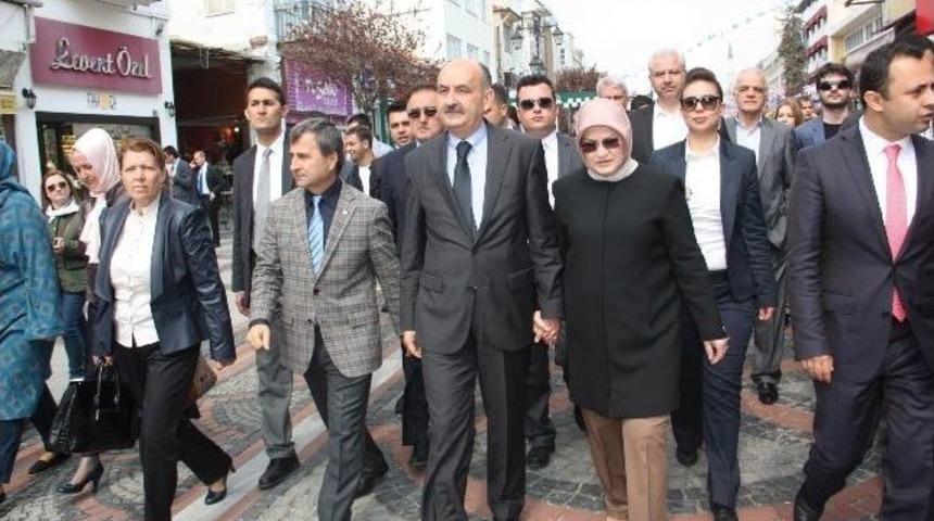 Bakan M&uuml;ezzinoğlu: &ldquo;aldığımız Bir Torba İla&ccedil; Manavdan Aldığımız Bir Torba Meyve Değildir&rdquo;