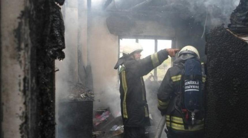 &Uuml;&ccedil; Yaşındaki &Ccedil;ocuk Evi Yaktı