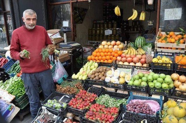 Bahar Meyveleri El Yakıyor