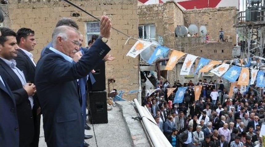 Ak Parti Derik'te Miting D&uuml;zenledi