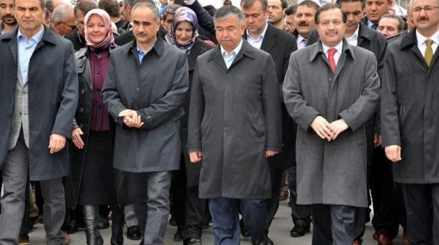 Bakan Yılmaz, Sivas İmam Hatipliler Derneği'nin Programına Katıldı