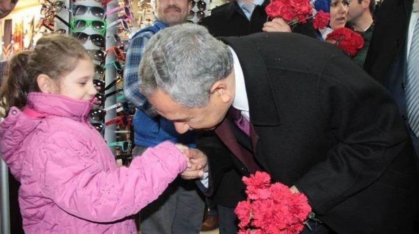 Arın&ccedil;, Se&ccedil;im &Ccedil;alışmalarını Sevgi Y&uuml;r&uuml;y&uuml;ş&uuml;yle Bitirdi