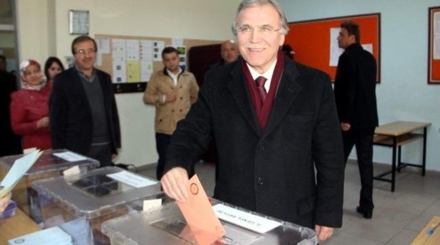 Şahin Oyunu Kullandı