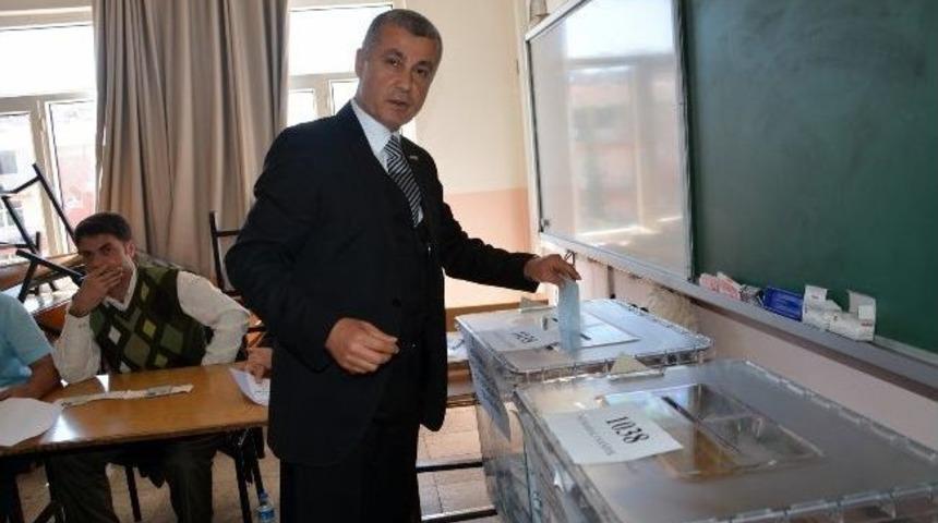 Başkan S&ouml;zen Oyunu Kullandı