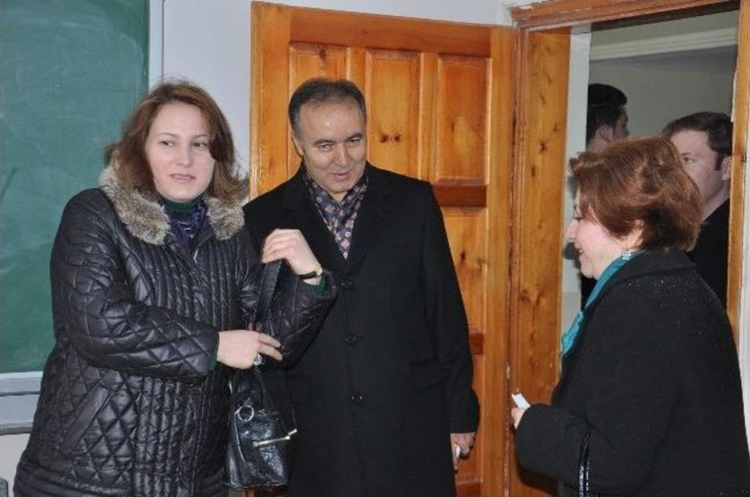 Erzurum Valisi Altıparmak Ailesi İle Oy Kullandı