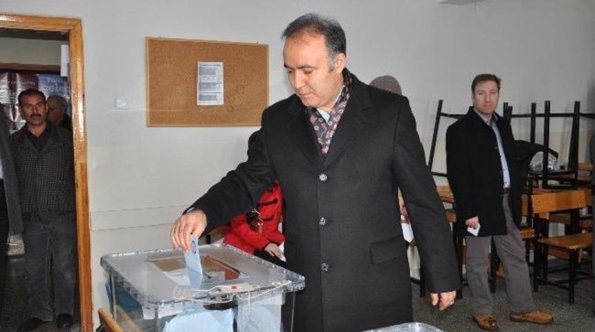 Erzurum&rsquo;da Etkili Olan Kar Yağışı Nedeniyle, K&ouml;y Yolları Kapandı