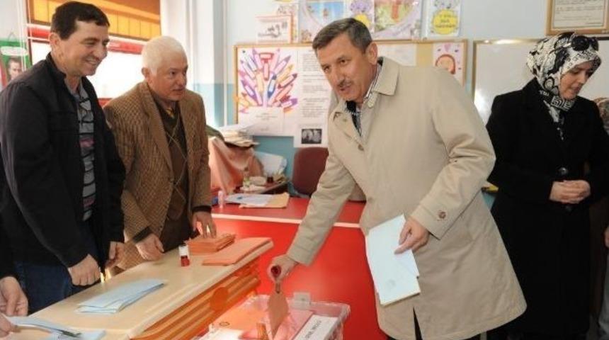 Vali Şerif Yılmaz Oyunu Atakent İlkokulu'nda Kullandı