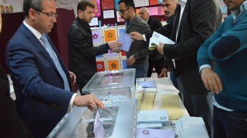 Ak Parti Diyarbakır İl Başkanı Alta&ccedil; Oyunu Kullandı