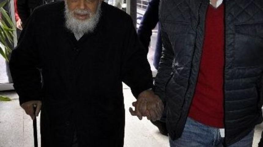 Cumhurbaşkanı Abdullah G&uuml;l'&uuml;n Babası Ve Annesi Oyunu Kullandı