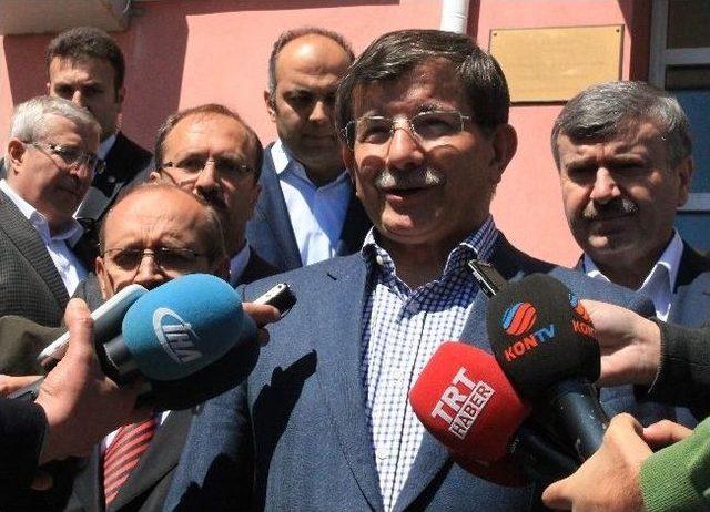 Dışişleri Bakanı Davutoğlu Oyunu Konya’da Kullandı