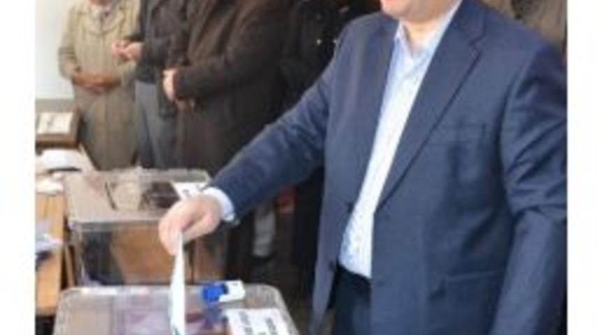 Vali Şahin, Oyunu Cengiz Topel İlkokulu'nda Kullandı