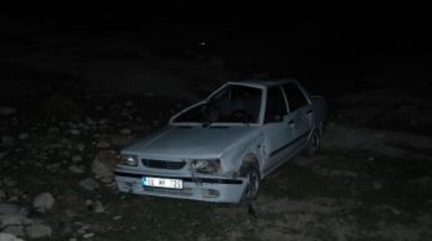 Aksaray'da Otomobil Şarampole Yuvarlandı: 1 &Ouml;l&uuml;, 1 Yaralı