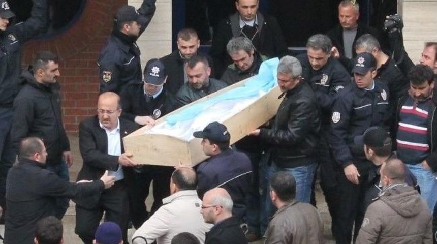 Trabzon'da Oyunu Kullandığı Okulda İntihar Eden Şahsın Cesedi Adli Tıp Kurumu'na Kaldırıldı