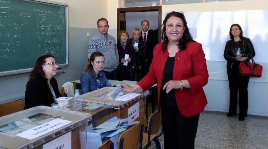 Başkan Adayı Edizgil Oyunu Kullandı