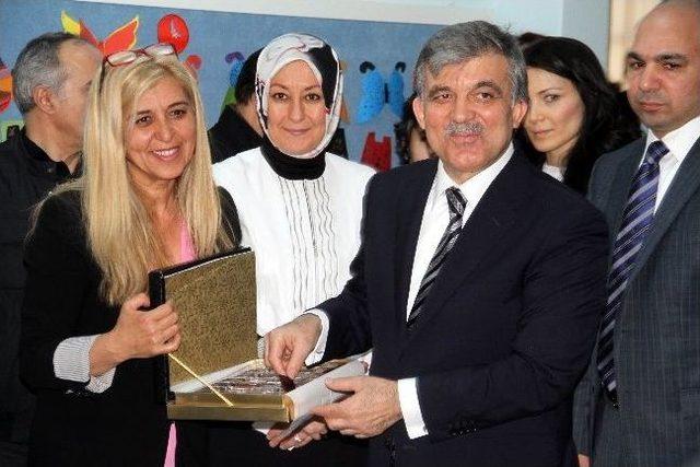 Cumhurbaşkanı Abdullah Gül Ve Eşi Hayrünnisa Gül, Oylarını Çankaya İlköğretim Okulu'nda Kullandı