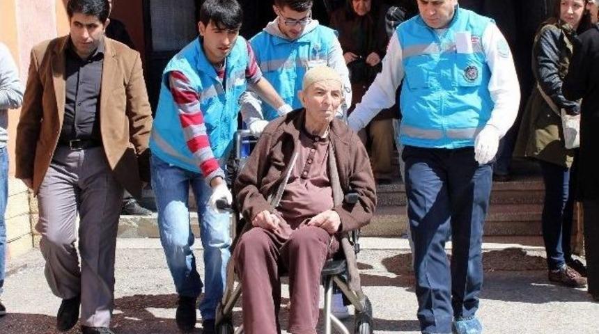 Oy Kullanan Hasta Ve Yaşlılar İ&ccedil;in &Ouml;zel Ekip