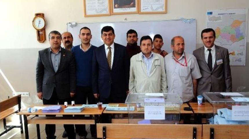 Başkan Fadıloğlu, Oy Kullanmak İ&ccedil;in Sandığa Gitti