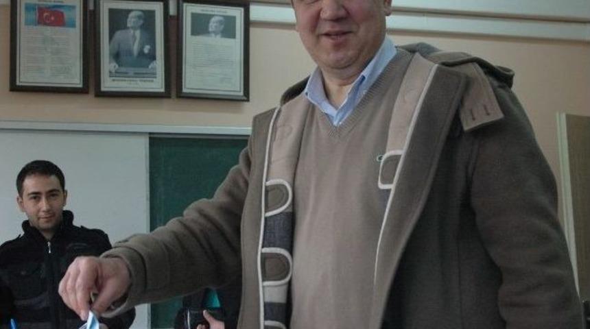 Giresun Chp Belediye Başkan Adayı Kerim Aksu Oyunu Kullandı