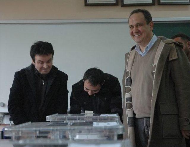 Giresun Chp Belediye Başkan Adayı Kerim Aksu Oyunu Kullandı