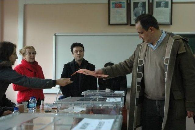 Giresun Chp Belediye Başkan Adayı Kerim Aksu Oyunu Kullandı