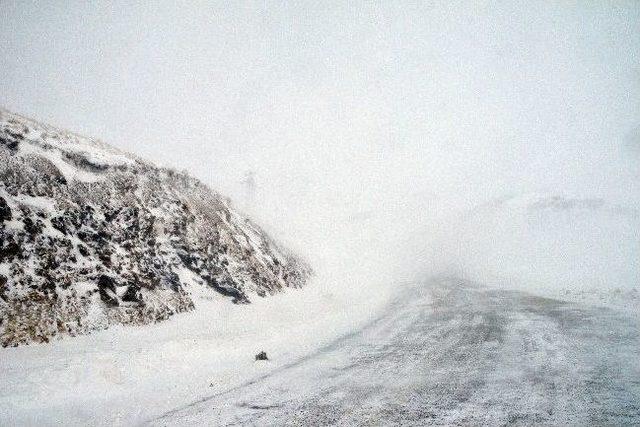 Kostan Dağı Geçit Vermiyor