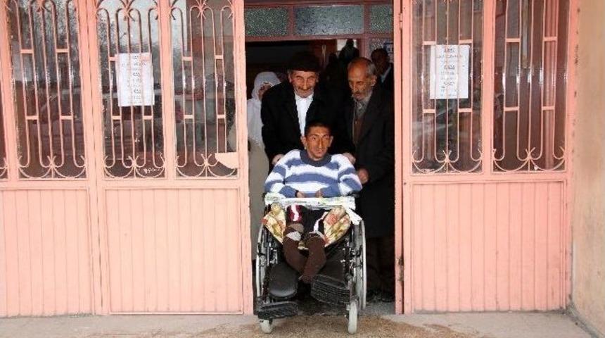 Muradiye&rsquo;de Engellilerin Oy Kullanma &Ccedil;ilesi