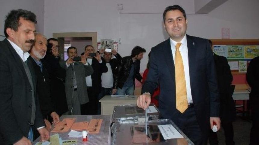 Tokat&rsquo;ta Belediye Başkan Adayları Oyunu Kullandı