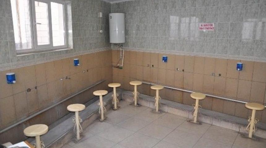 Caminin Musluklarını &Ccedil;aldılar